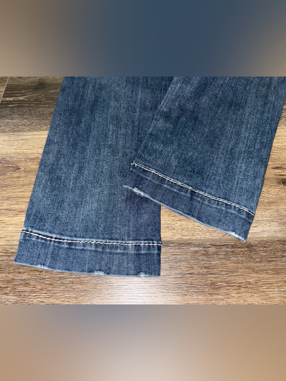 Kut From The Kloth Medium Wash Distressed Bermuda Shorts Size 4 - Picture 5 of 11